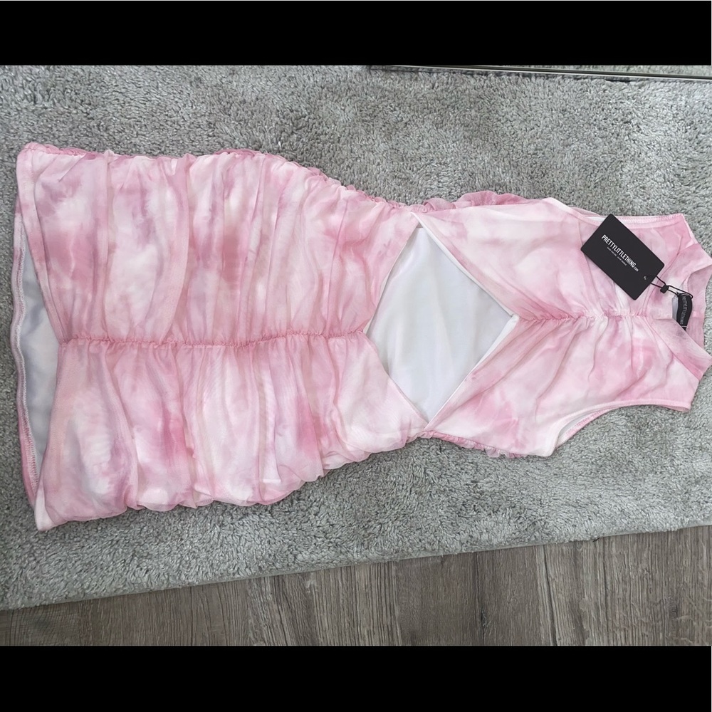 PRETTYLITTLETHING Tie die mesh RUCHED DRESS pink